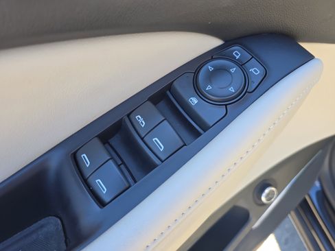 Used 2022 Buick Enclave Essence w/ Sport Touring Edition image 26