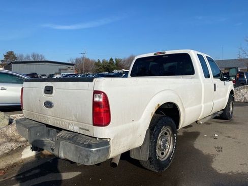 Used 2015 Ford F250 XL w/ Power Equipment Group RWD image 3