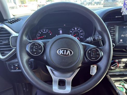 Used 2020 Kia Soul S FWD image 4