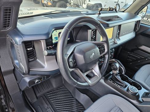 Used 2022 Ford Bronco Outer Banks AWD/4WD image 16