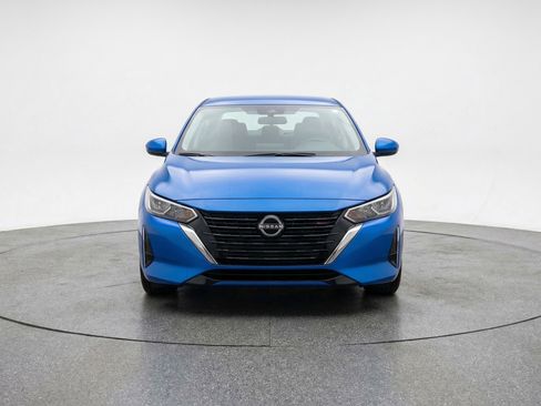 Used 2025 Nissan Sentra SV FWD image 2