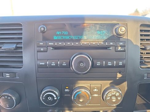 Used 2014 Chevrolet Silverado 2500 LT w/ Interior Plus Package image 13