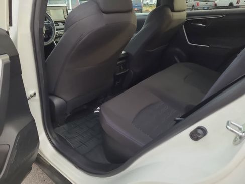 Used 2022 Toyota RAV4 SE image 20