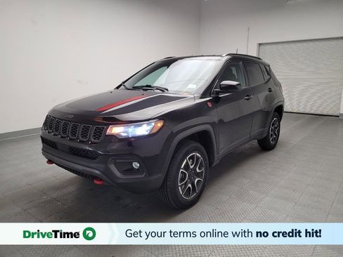 Used 2024 Jeep Compass Trailhawk image 1