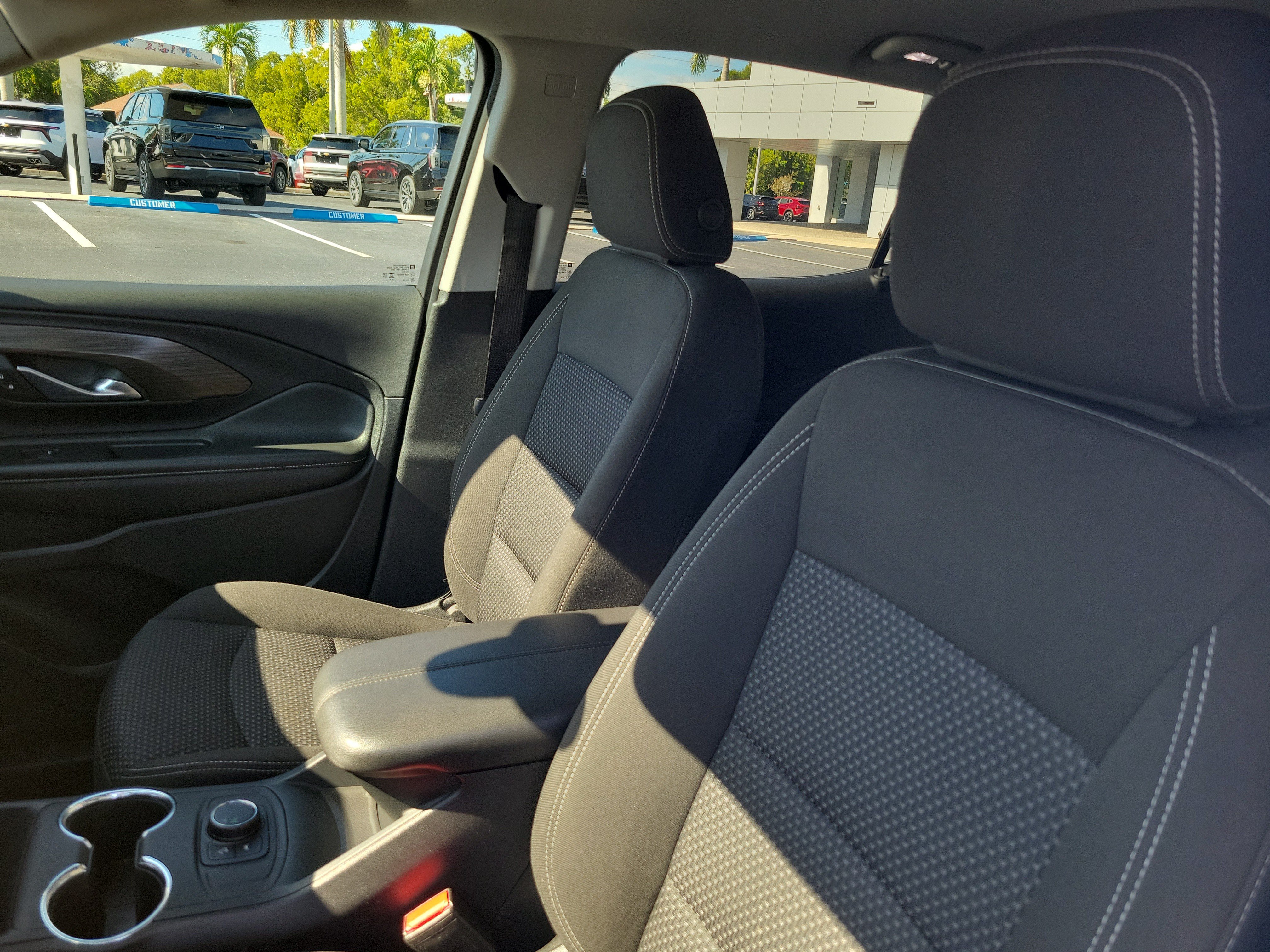 Used 2024 GMC Terrain SLE FWD image 15