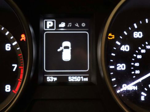 Used 2018 Hyundai Santa Fe SE image 8