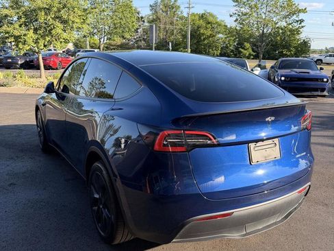 Used 2024 Tesla Model Y Long Range AWD/4WD image 6