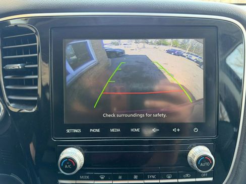 Used 2020 Mitsubishi Outlander SE image 24