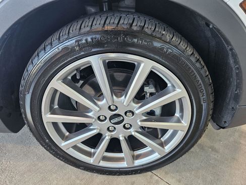 Used 2019 Lincoln MKC Reserve w/ MKC Climate Package image 10