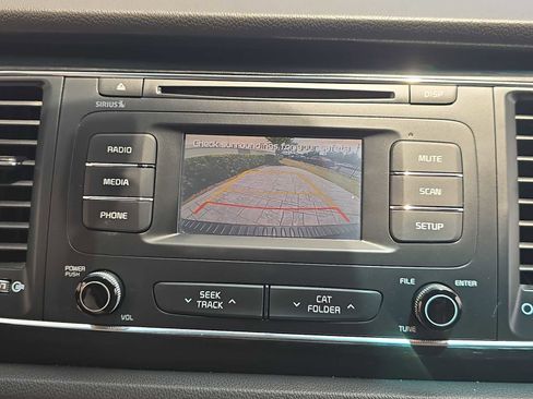 Used 2016 Kia Sedona LX w/ LX Essentials Premium Package FWD image 19