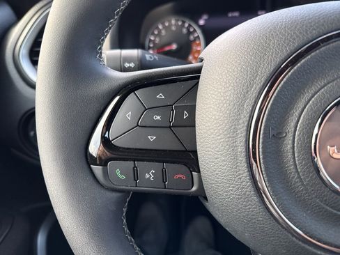 Used 2021 Jeep Renegade Latitude image 17