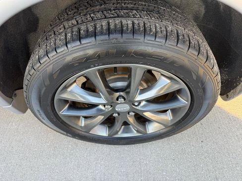 Used 2018 Dodge Durango GT AWD/4WD image 27
