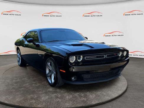 Used 2016 Dodge Challenger R/T RWD image 5