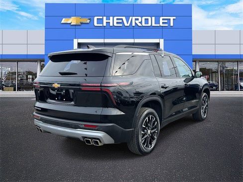 Certified 2025 Chevrolet Traverse LT w/ Sun and Wheel Package image 6