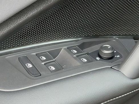 New 2026 Volkswagen Tiguan SE image 31