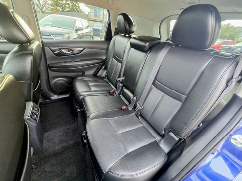 Used 2018 Nissan Rogue SL w/ Premium Package image 30