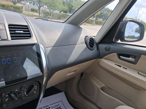 Used 2012 Suzuki SX4 LE image 17