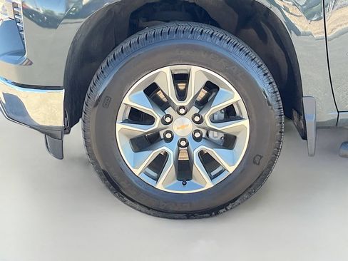 Used 2025 Chevrolet Silverado 1500 LT AWD/4WD image 30