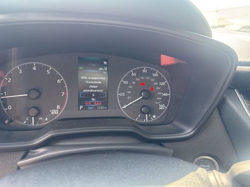 Used 2025 Toyota Corolla SE image 6