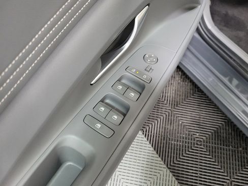 Used 2025 Hyundai Elantra Sport FWD image 27