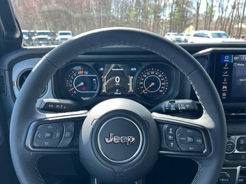 Used 2026 Jeep Wrangler Unlimited Sport AWD/4WD image 19