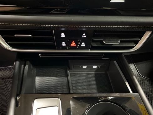 Used 2024 Volkswagen Atlas SE w/ Panoramic Sunroof Package AWD/4WD image 19
