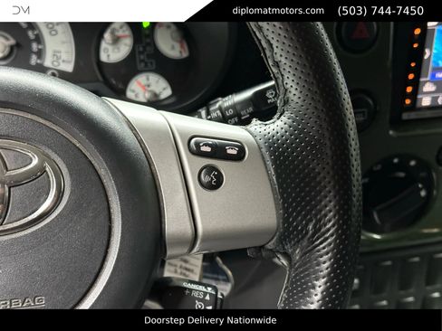 Used 2014 Toyota FJ Cruiser 4WD image 23