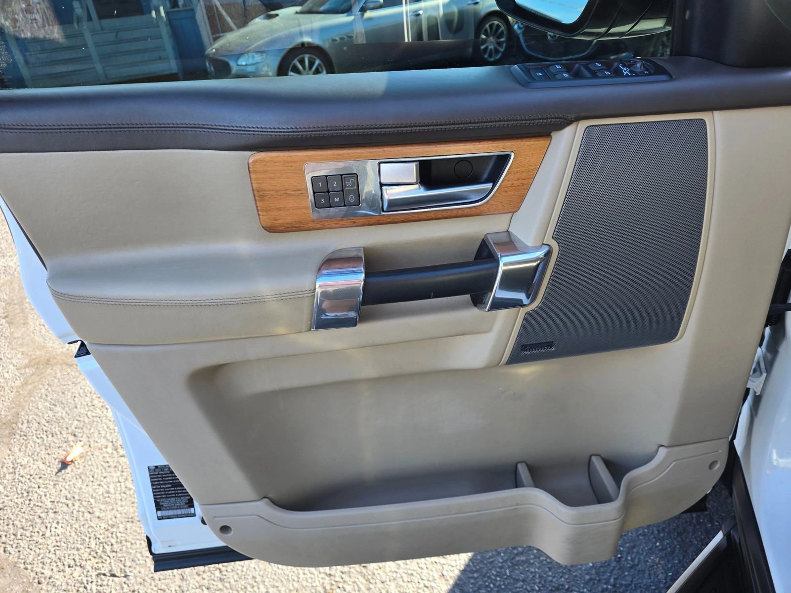 Used 2015 Land Rover LR4 HSE LUX AWD/4WD image 18