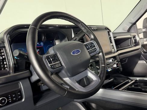 Used 2025 Ford F250 Lariat AWD/4WD image 22