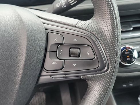 Used 2025 Buick Envista Preferred FWD image 25