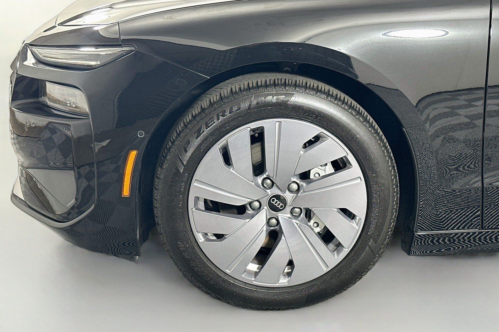 Used 2025 Audi A6 e-tron Premium w/ Ultra Package RWD image 12