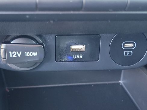 Certified 2025 Hyundai Elantra SE FWD image 14
