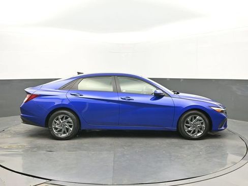 Used 2024 Hyundai Elantra SEL FWD image 6