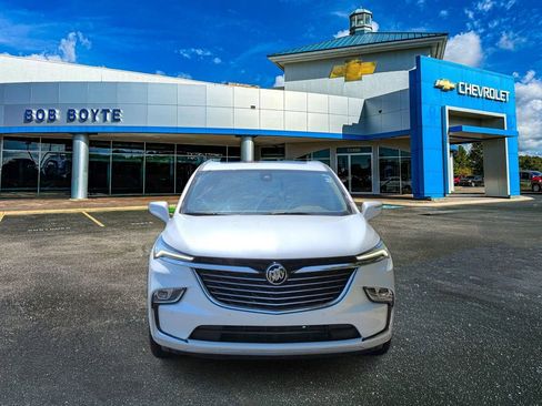 Used 2023 Buick Enclave Essence w/ Experience Buick Package FWD image 7