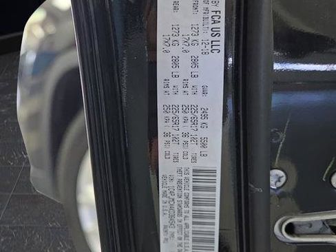 Used 2019 Jeep Cherokee Latitude w/ Cold Weather Group image 40