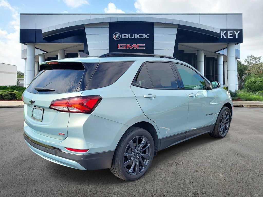 Used 2022 Chevrolet Equinox RS w/ Infotainment Package FWD image 4