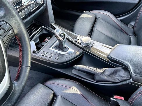 Used 2017 BMW 330i Sedan image 10