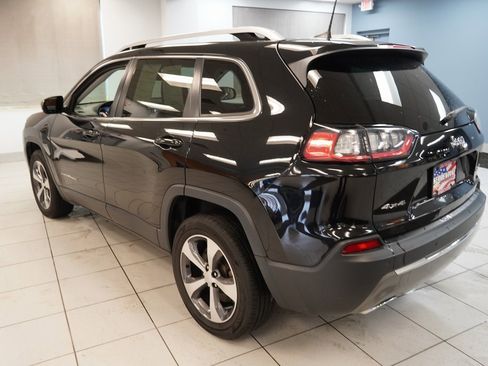 Used 2019 Jeep Cherokee Limited image 12