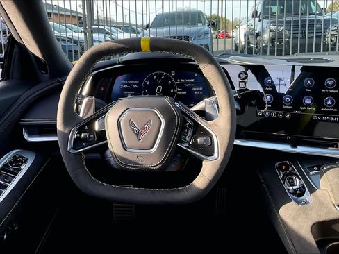 Used 2022 Chevrolet Corvette Stingray Premium Conv w/ Z51 Performance Package image 7