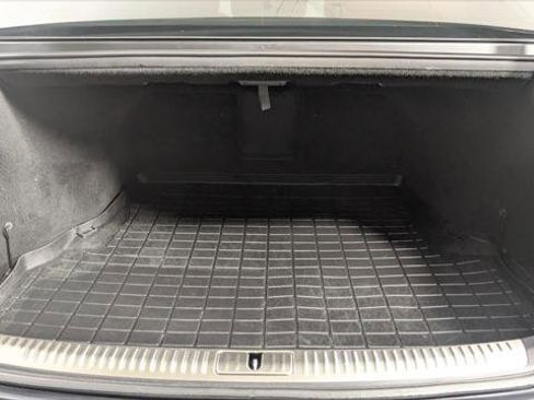 Used 2017 Genesis G90 3.3T Premium image 21