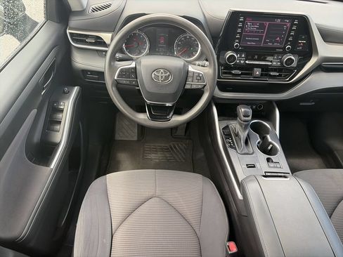 Used 2021 Toyota Highlander L FWD image 15