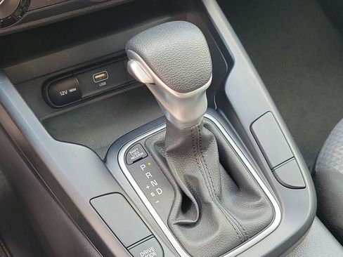 Used 2025 Kia Soul LX w/ LX Technology Package FWD image 25