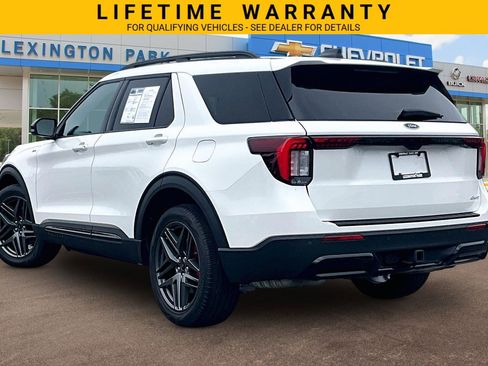 Used 2025 Ford Explorer ST-Line w/ Premium Package AWD/4WD image 2