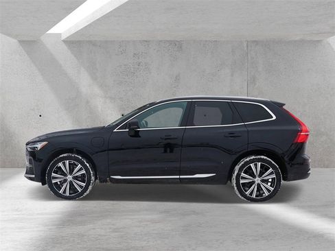 Used 2022 Volvo XC60 T8 Inscription w/ Advanced Package image 5