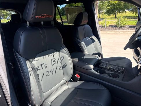 Used 2025 Honda Pilot TrailSport image 35