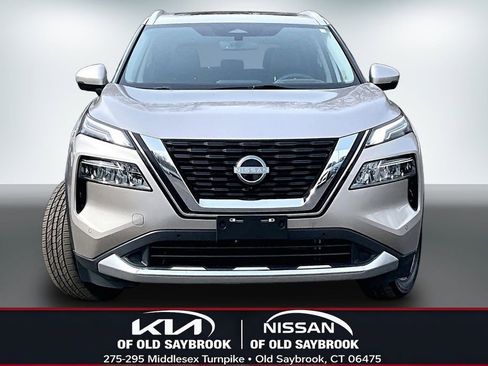 Used 2023 Nissan Rogue Platinum w/ Platinum Premium Package image 2