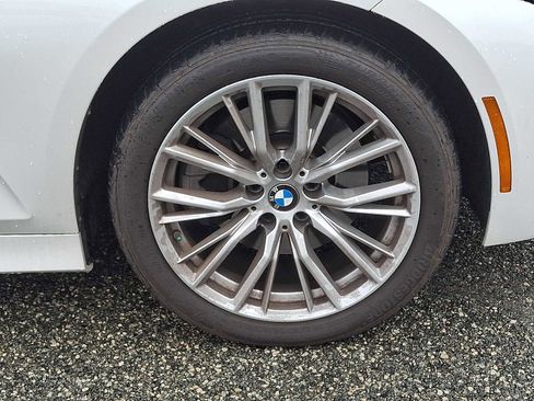Used 2023 BMW 330i xDrive Sedan w/ Premium Package AWD/4WD image 8