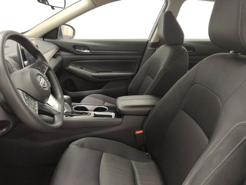 Used 2024 Nissan Altima 2.5 SV image 17