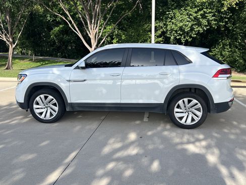 Used 2023 Volkswagen Atlas Cross Sport SE w/ Panoramic Sunroof Package FWD image 7