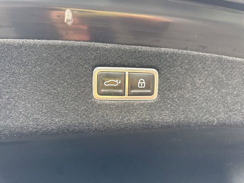Used 2024 Genesis G90 3.5T AWD/4WD image 13